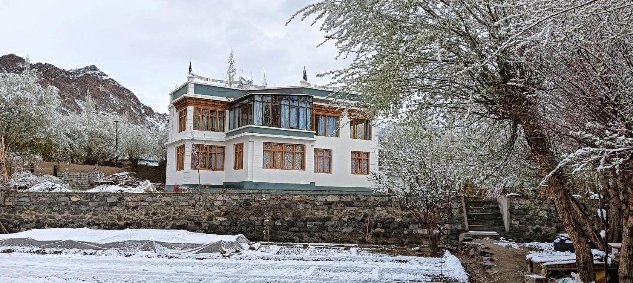 Tsabgyat * Leh